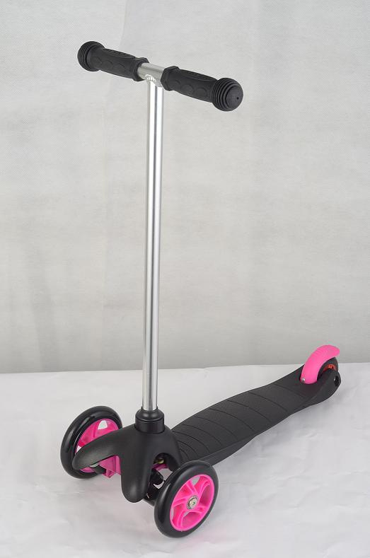 2013 New Design Mini Scooter 3 Wheel Children Mini Scooter