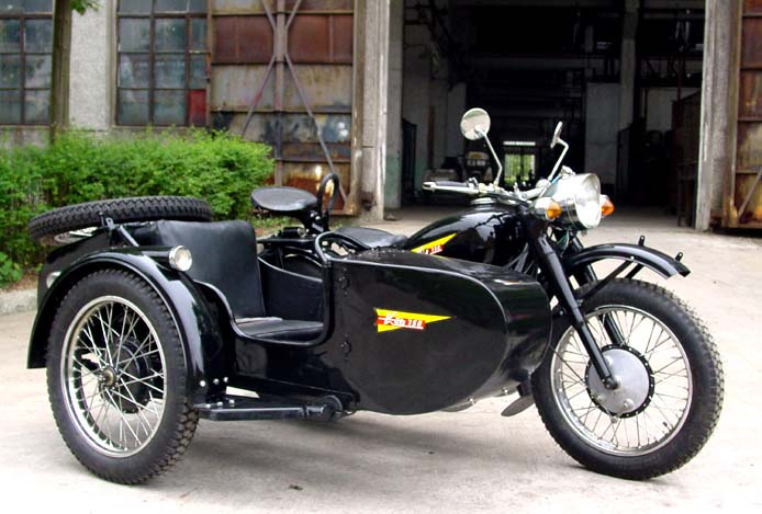 Motorcycle with Sidecar (Cj750)