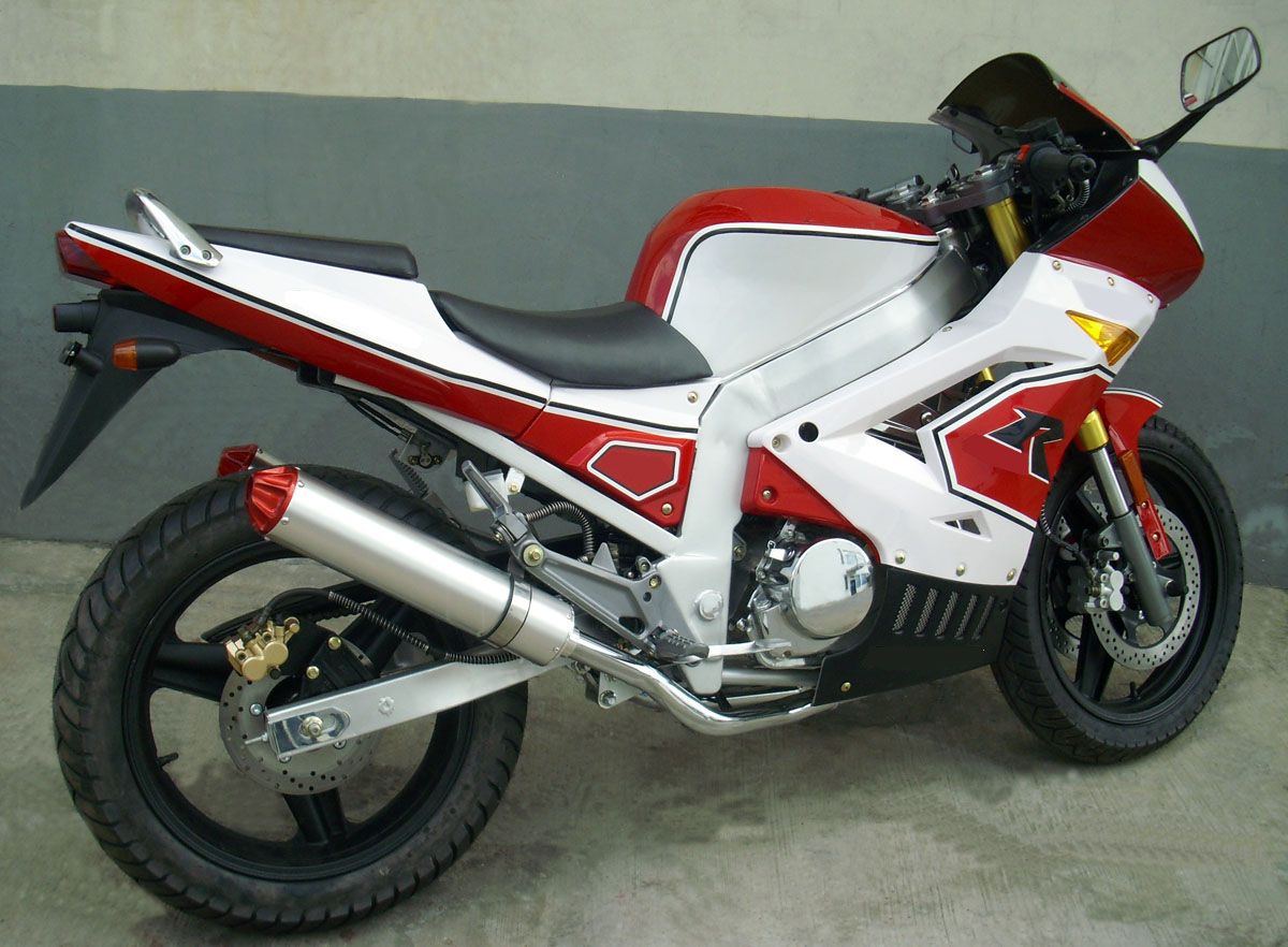 5 Gear YAMAHA Racing Motorcycle Hero 250cc Bike