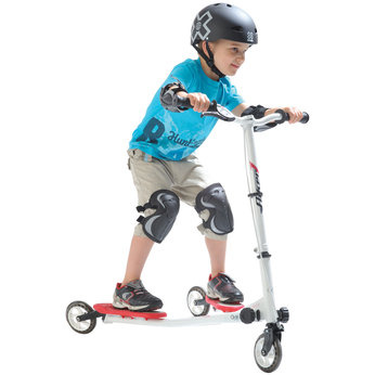 Three Roller Fliker 3 Caster Scooter