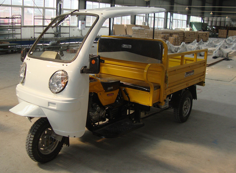 Three Wheeled Cabin Cycle/Boda Bodas Motorbike