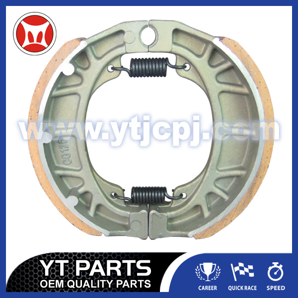 C70 Motorcycle Brake Shoes Size of 110X25 MM