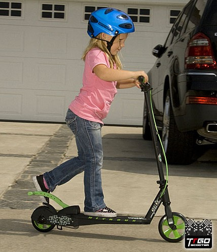 Two Wheels Tricycle Pulse Kickless Scooter
